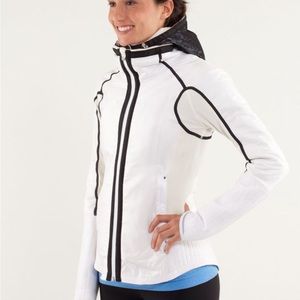 Lululemon Run Bundle jacket- size 6